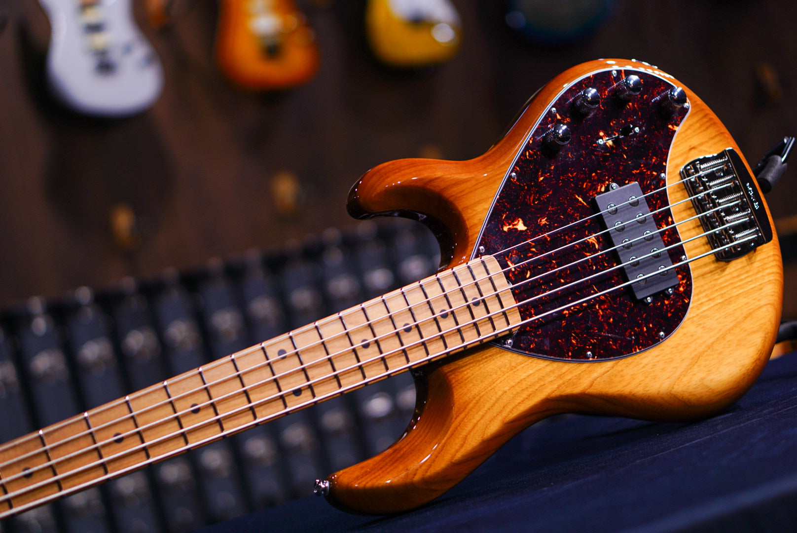 Ernie Ball Music Man StingRay Special 5 H Hot Honey K03470