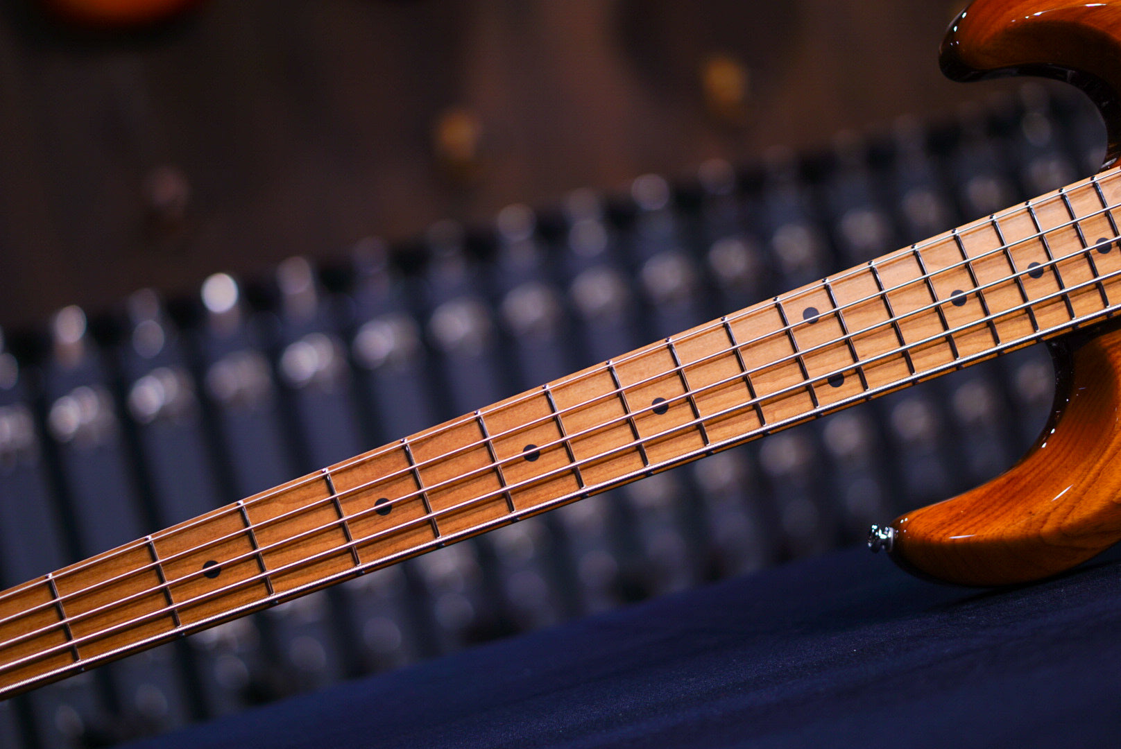 Ernie Ball Music Man StingRay Special 5 H Hot Honey K03470