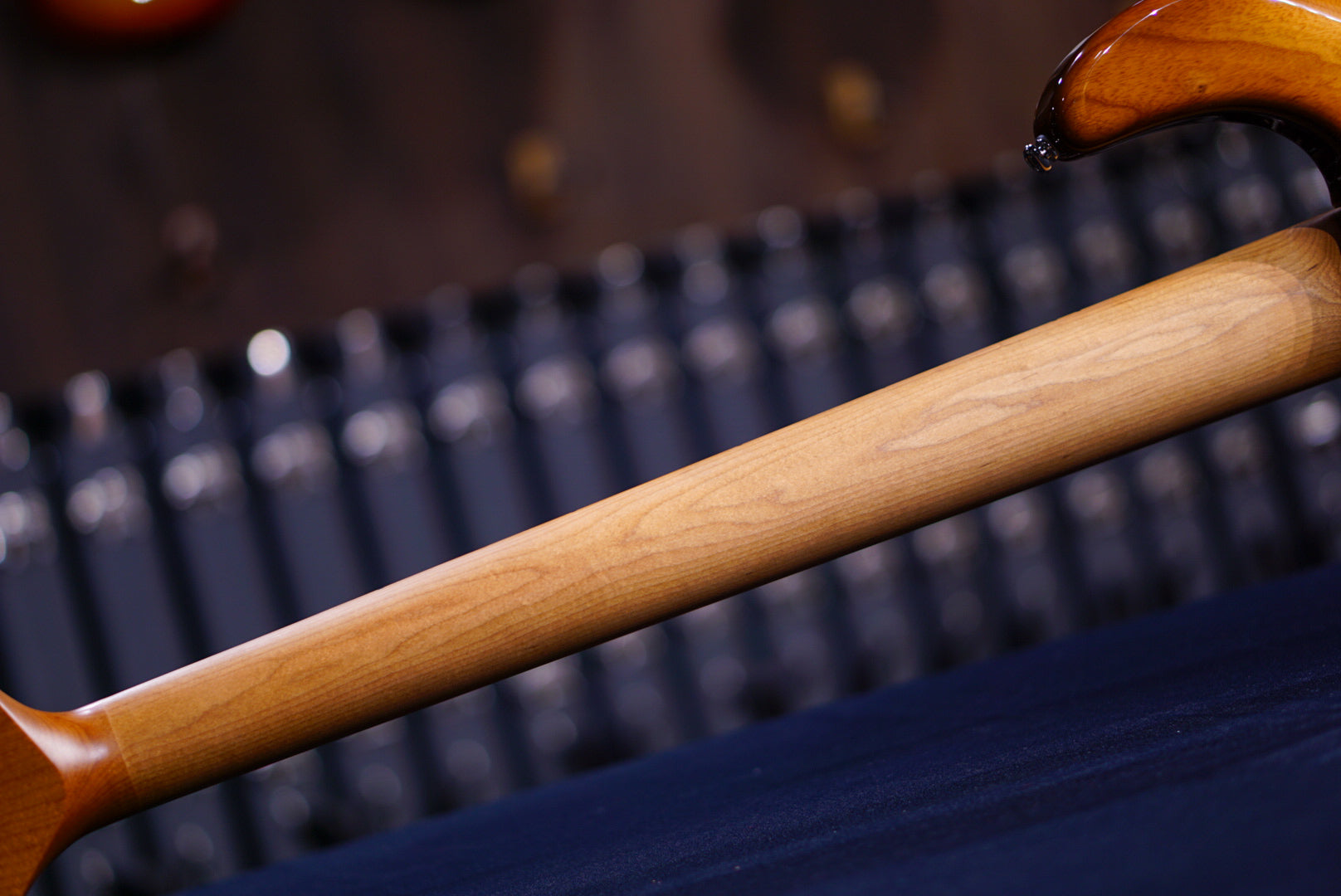 Ernie Ball Music Man StingRay Special 5 H Hot Honey K03470