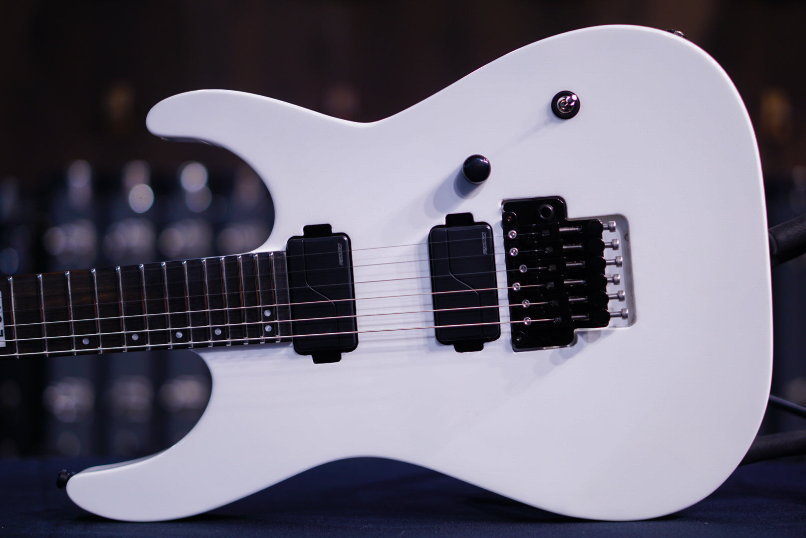 E-II M-II NECK THRU/FL/Snow White ES2703233