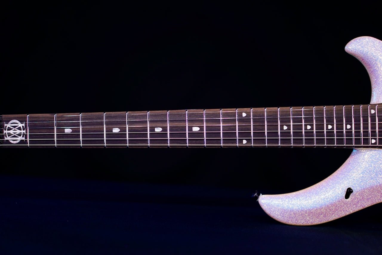 Ernie Ball Music Man Majesty Her Majesty's Request 6 M08737