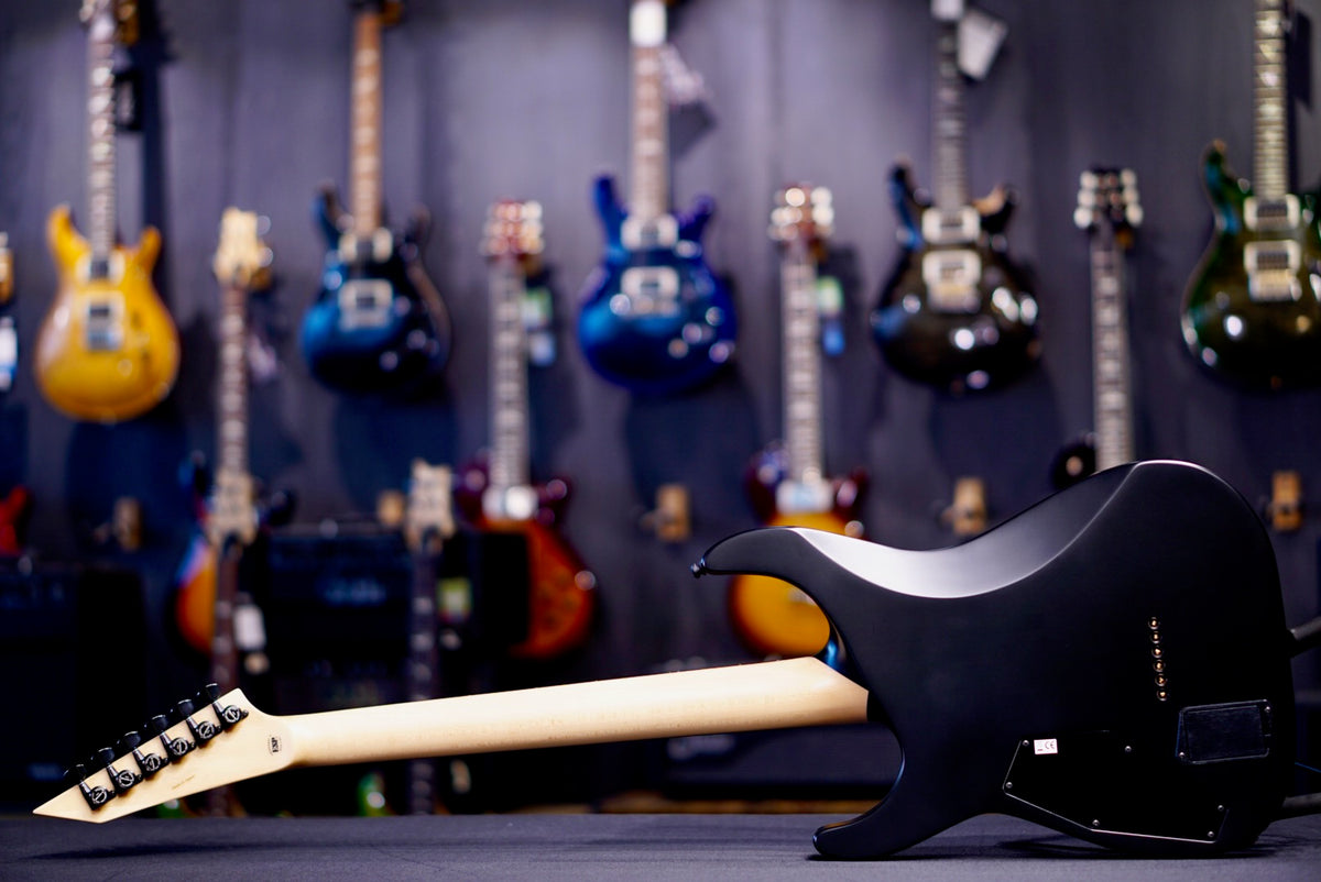 ESP E-II JL-1 M-II NT Jeff Ling signature PARKWAY DRIVE Black satin Es5355253