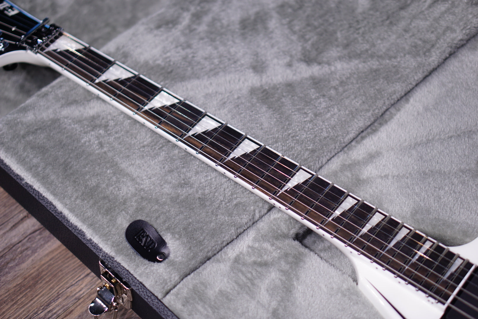 ESP E-II SV White Black Stripes ES3730263