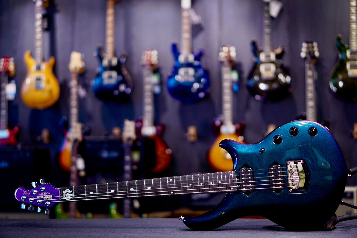 Ernie Ball Music Man Majesty Premium Select -Mystic Dream M021379