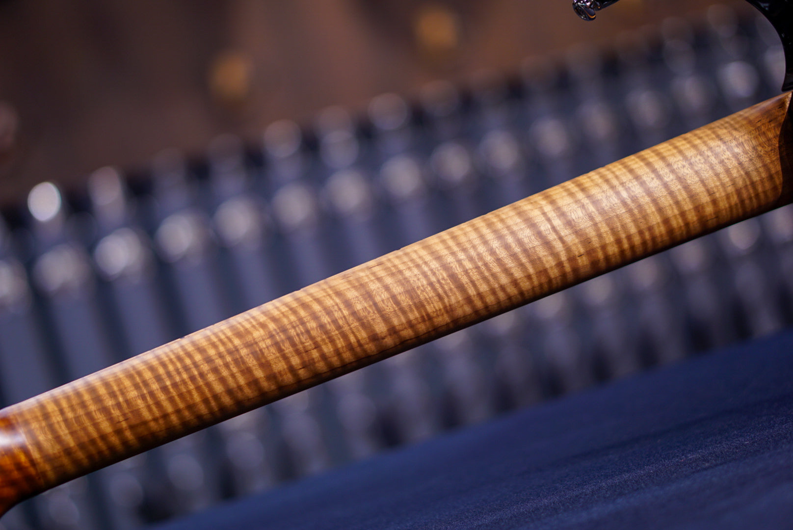 Ernie Ball Music Man JP 15 6 string Tiger Eye Flame Top H05771