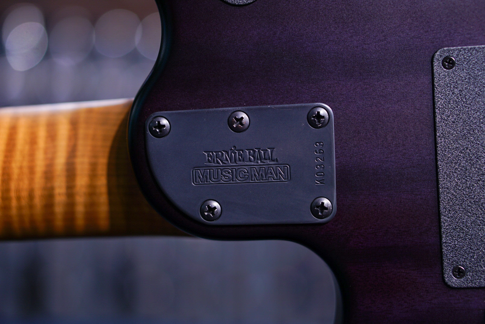 ERNIE BALL MUSICMAN JP 15 7 STRING TRANS BLACK QUILT TOP K03268