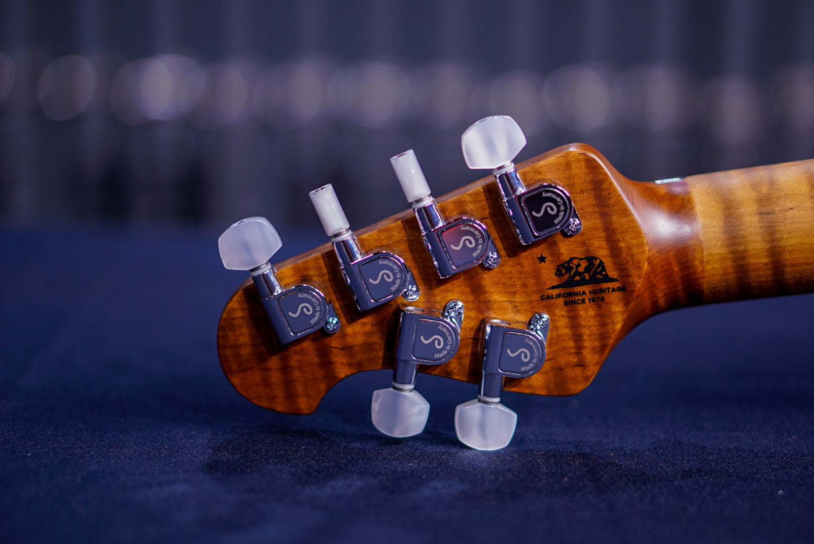 Ernie Ball Music Man Axis honey pot Flame H06544