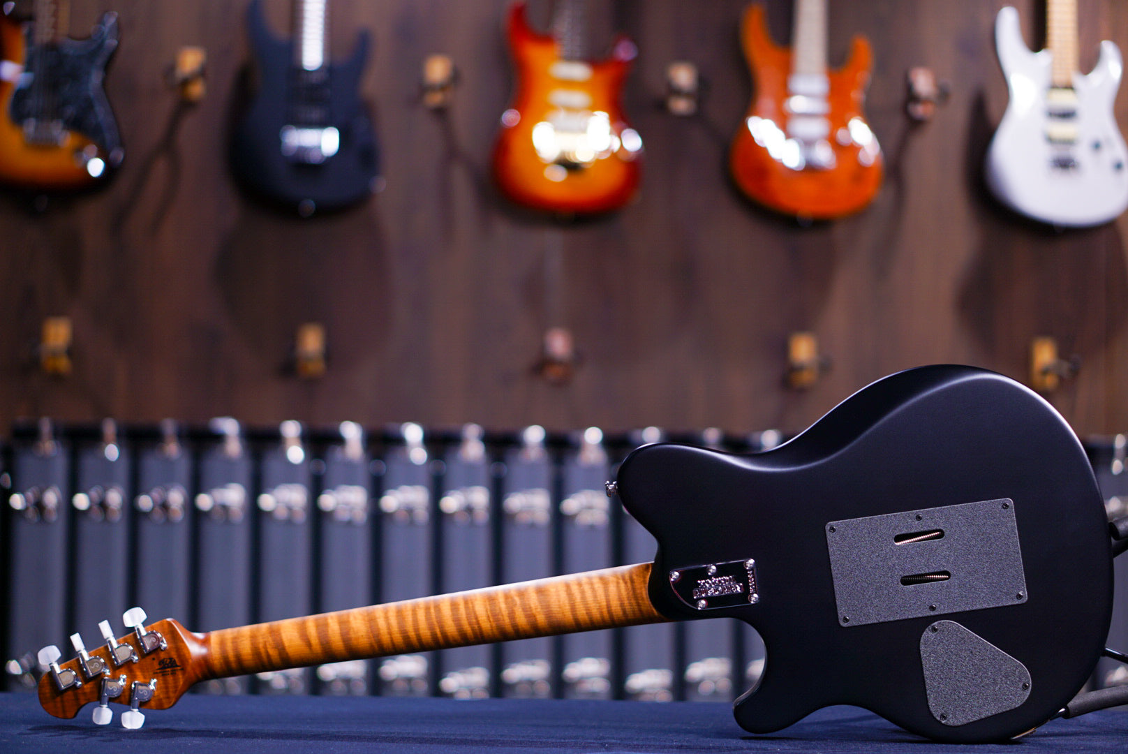 Ernie Ball Music Man Axis honey pot Flame H06544