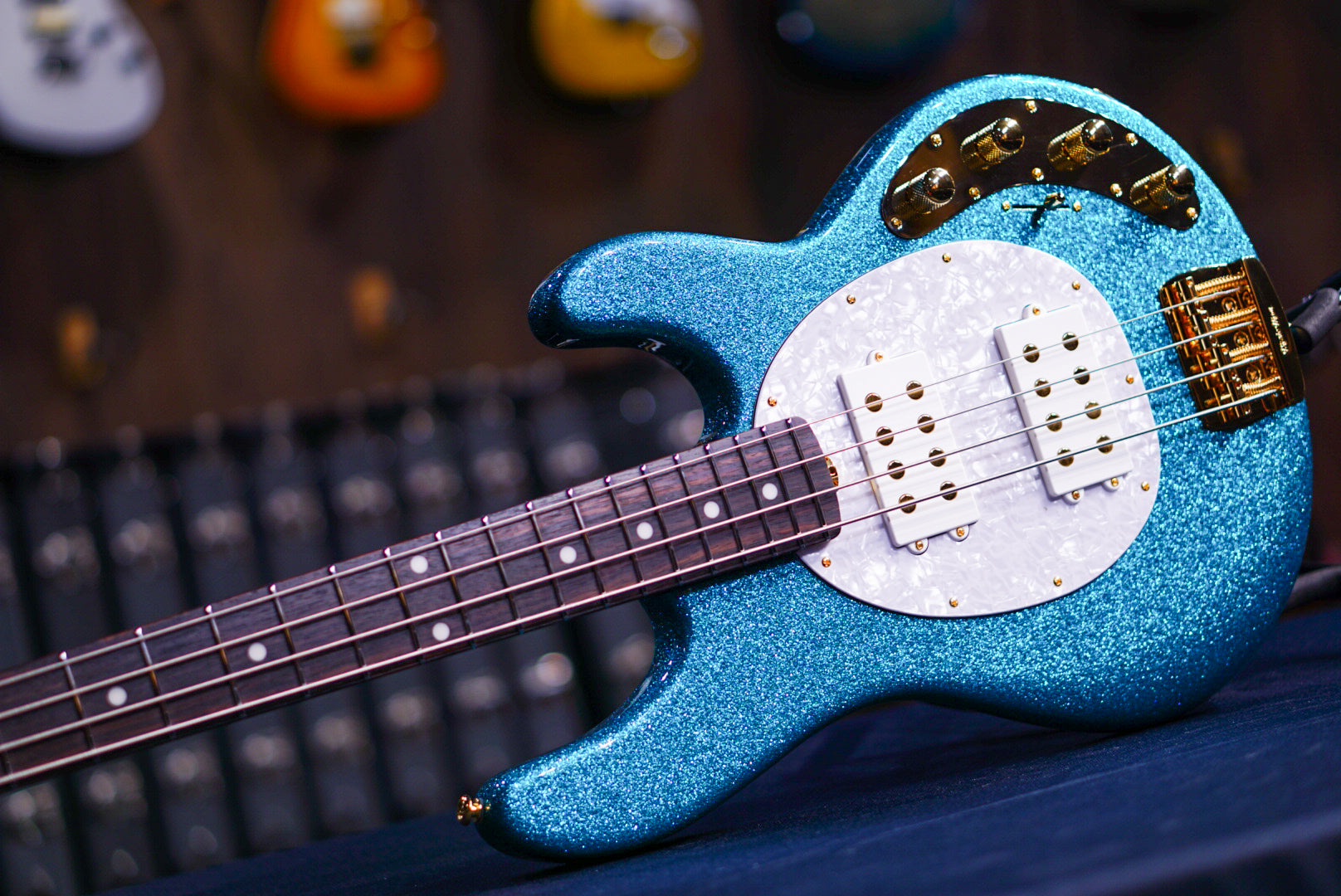 Ernie Ball Music Man StingRay 4 Special Ocean Sparkle HH K03522