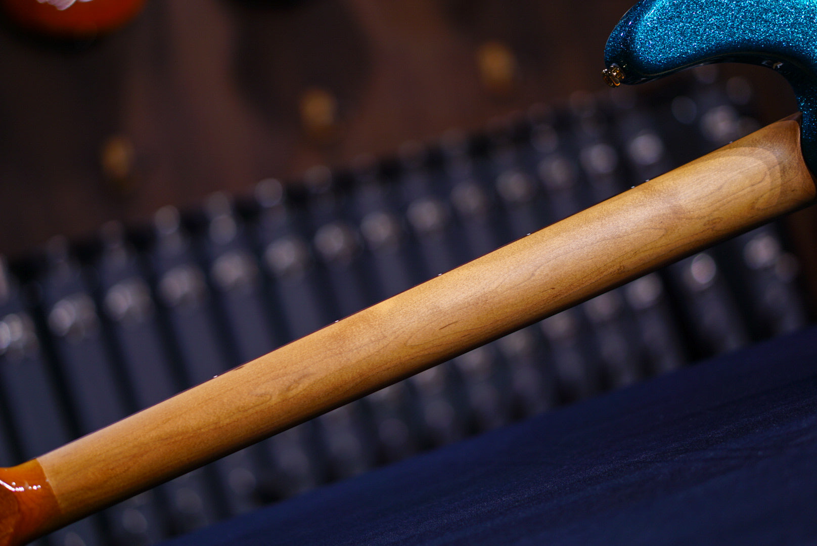 Ernie Ball Music Man StingRay 4 Special Ocean Sparkle HH K03522