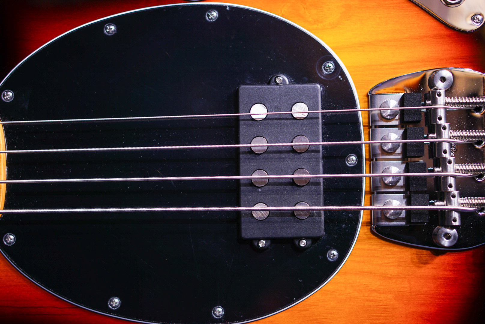 Ernie Ball Music Man Retro '70s StingRay 4 Bass Vintage Burst CB00481