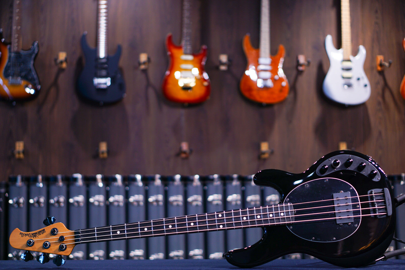 Ernie Ball Music Man DarkRay 4 Obsidian Black S10476