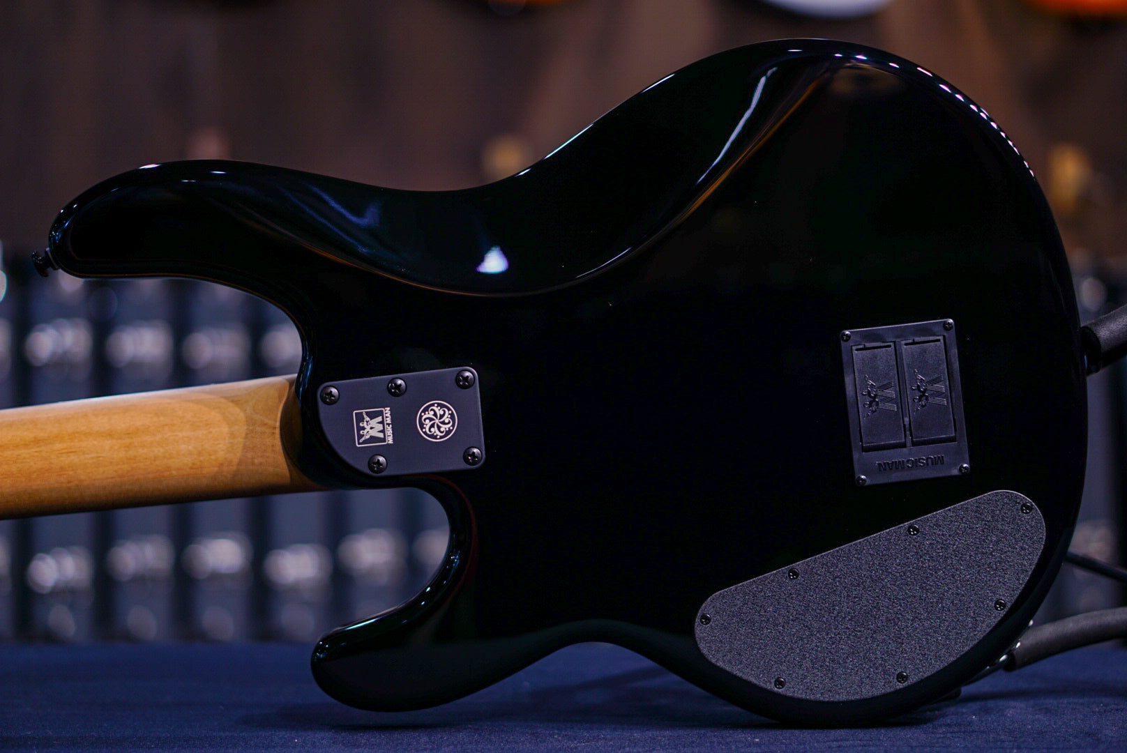 Ernie Ball Music Man DarkRay 4 Obsidian Black S10476