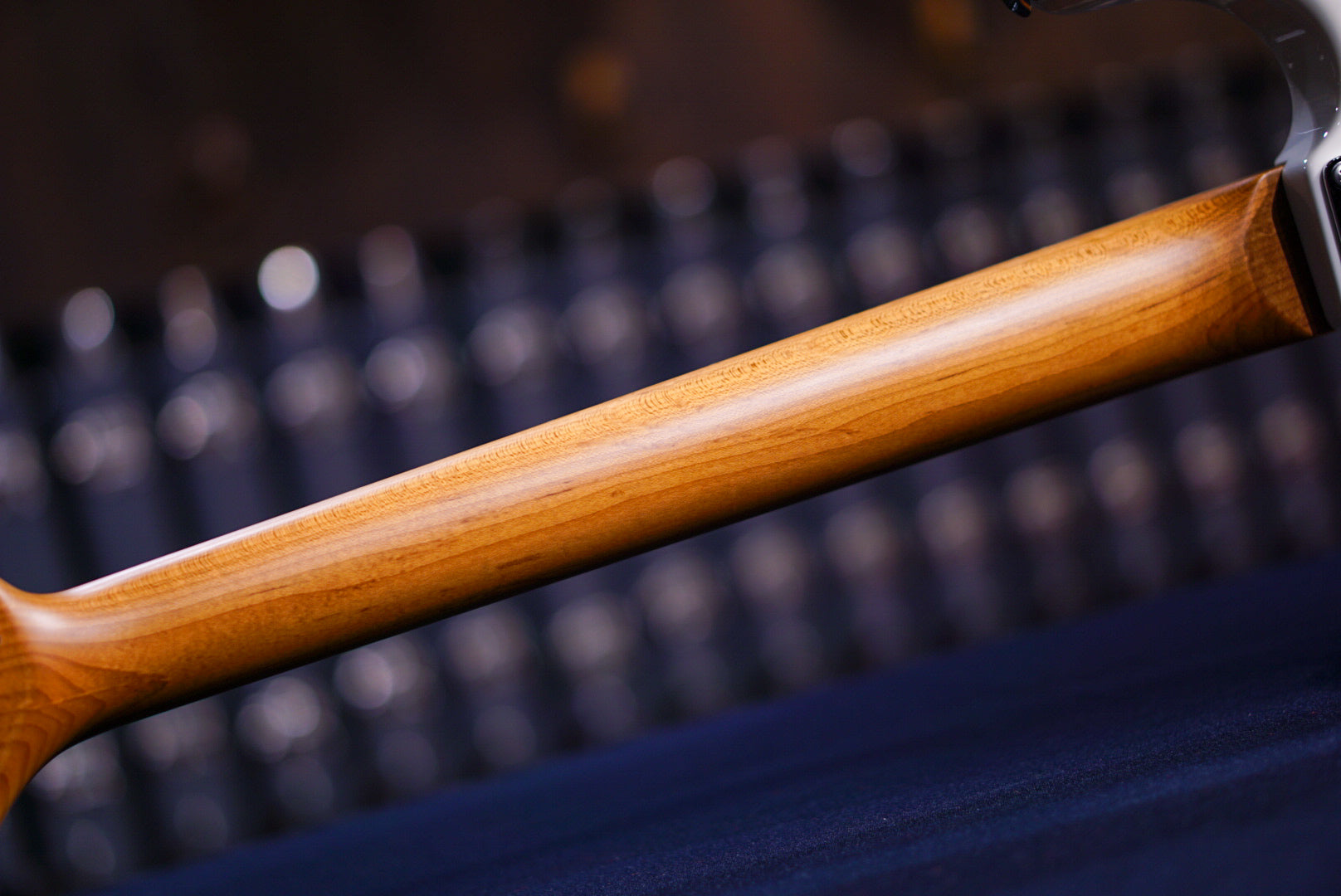 SUHR SCOTT HENDERSON SIGNATURE SERIES GUITAR OLYMPIC WHITE 79353