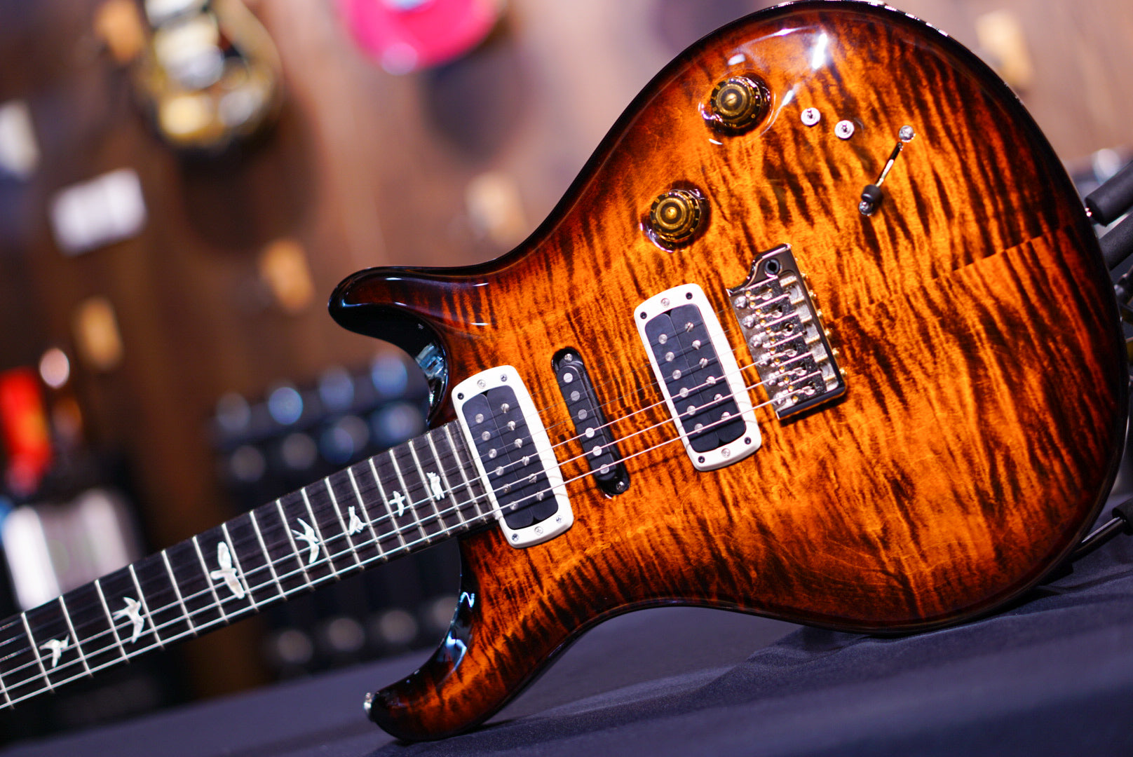 PRS Modern eagle V black gold burst 23 0358452 - HIENDGUITAR PRS GUITAR