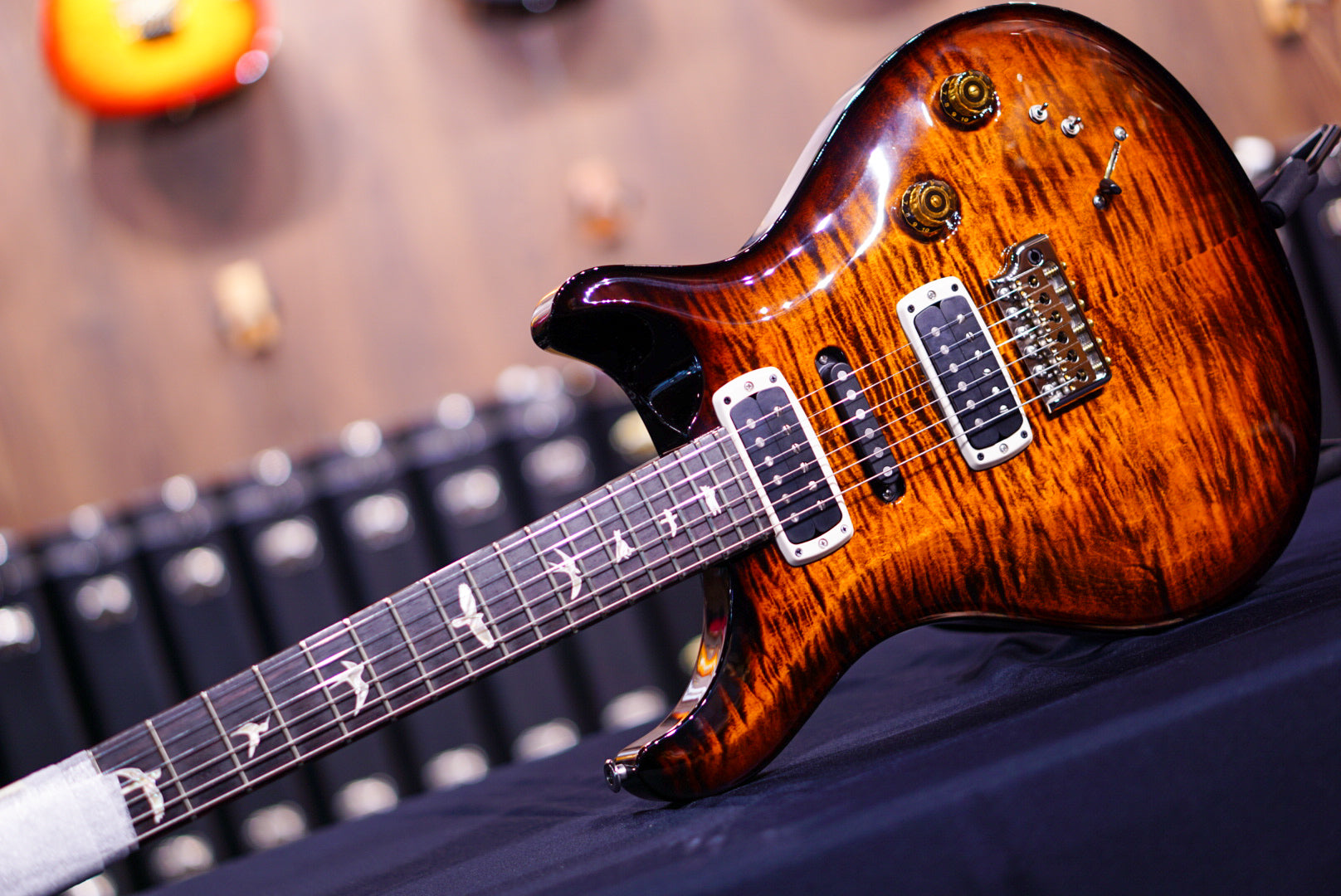 PRS Modern eagle V black gold burst 23 0358452 - HIENDGUITAR PRS GUITAR