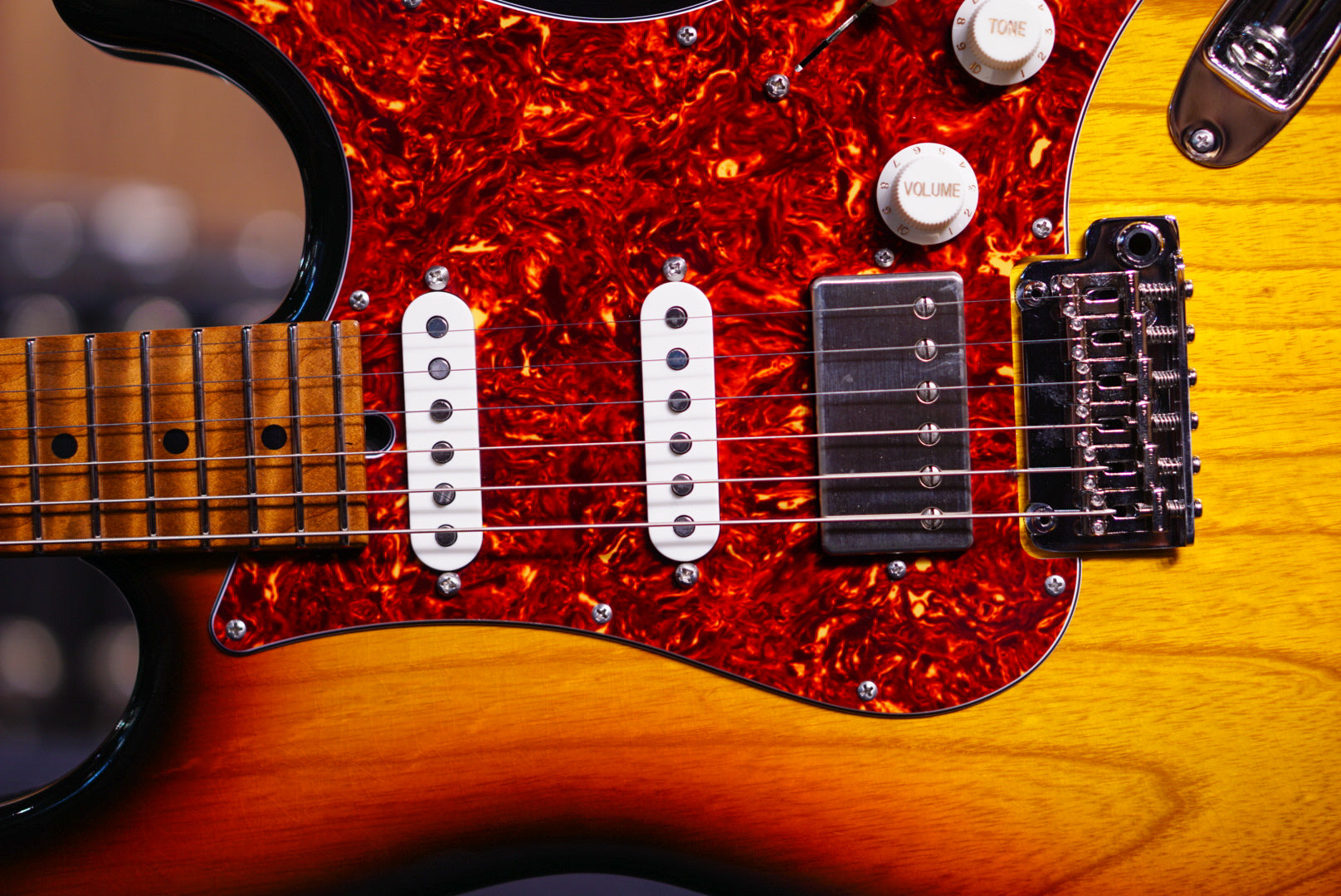 Suhr Classic custom antique 3 tone sunburst 77630 - HIENDGUITAR SUHR GUITAR