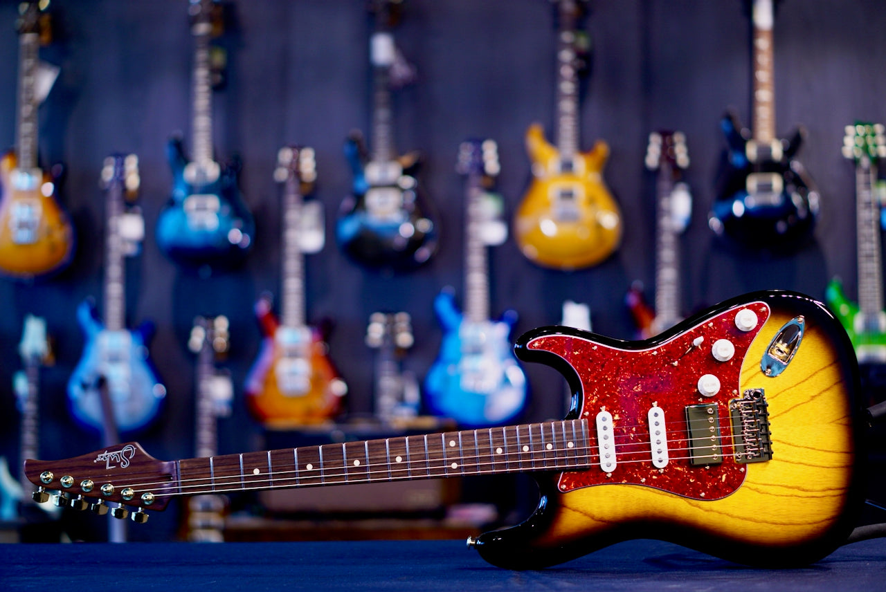 Suhr Classic S Custom 2 Tone Tobacco Sunburst Rosewood Neck & Gold Package 85893