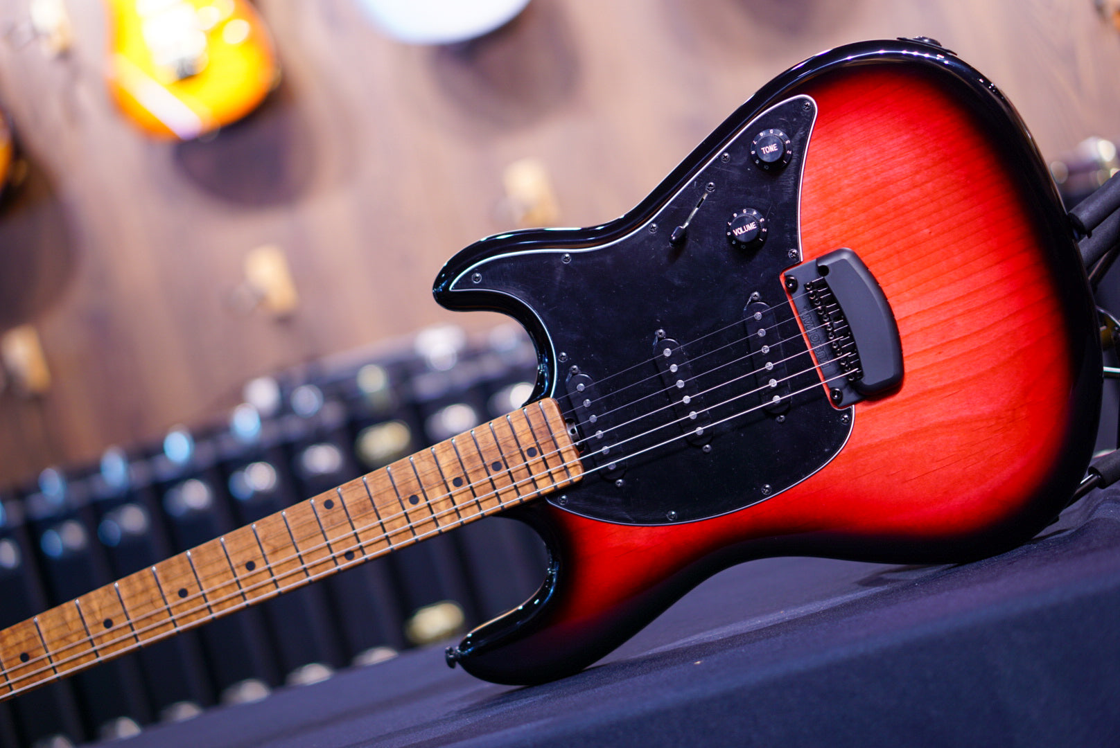 Ernie Ball Music Man cutlass HT SSS raspberry burst H04803 - HIENDGUITAR Musicman GUITAR