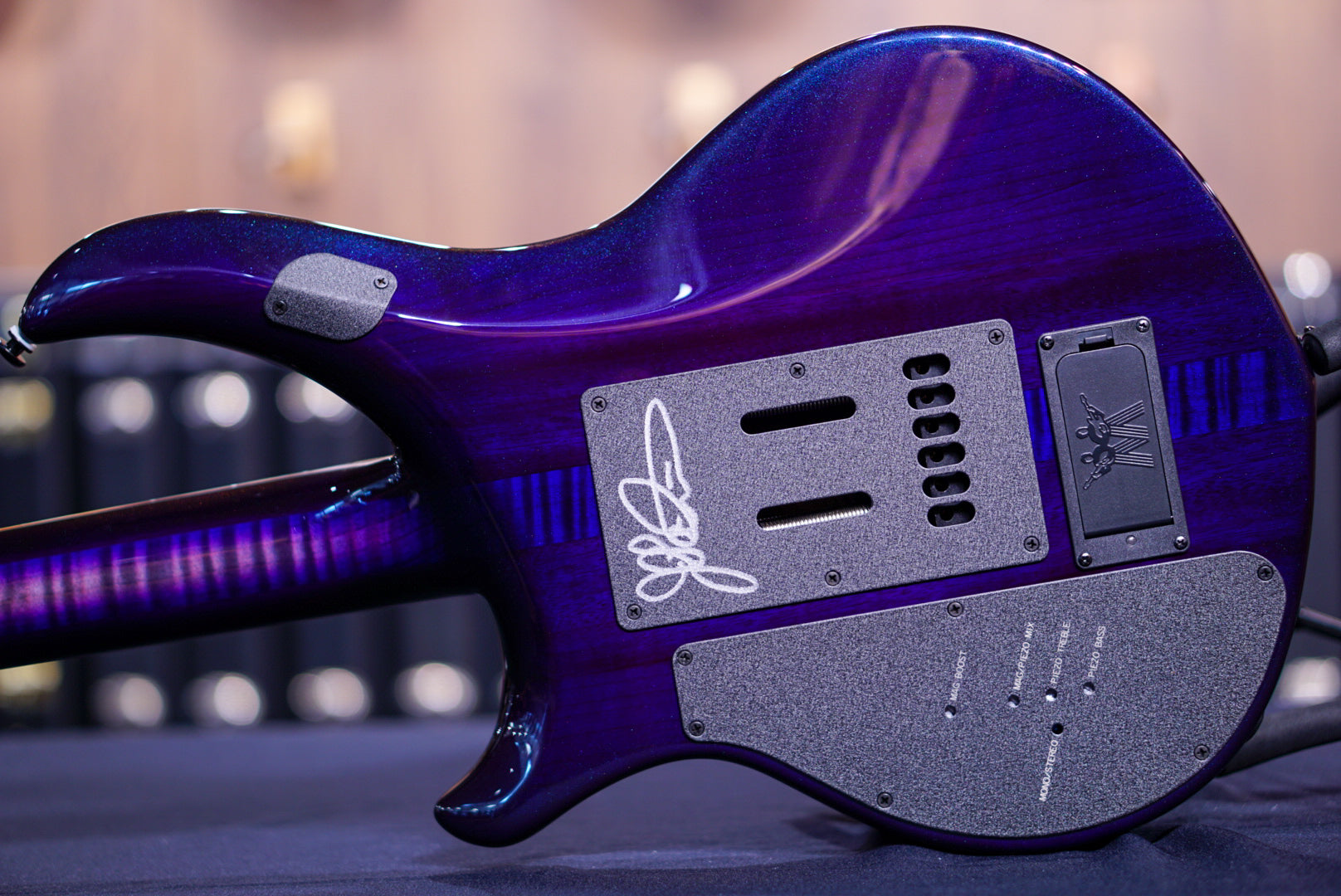 Ernie Ball Music Man John Petrucci Limited-edition Maple Top Majesty 6-string Crystal Amethyst M017074 - HIENDGUITAR Musicman GUITAR