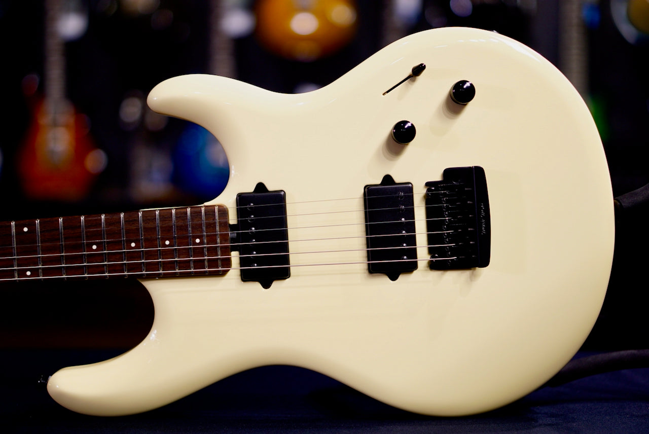 Ernie Ball Music Man Luke 3 HH buttercream G84881