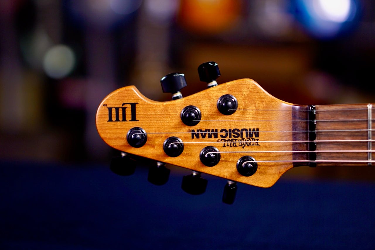 Ernie Ball Music Man Luke 3 HH buttercream G84881