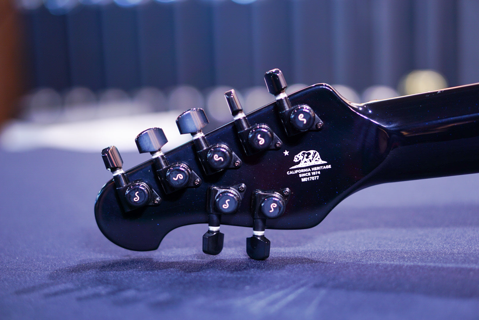 Ernieball Musicman Majesty 7 okelani blue M017077 - HIENDGUITAR Musicman GUITAR