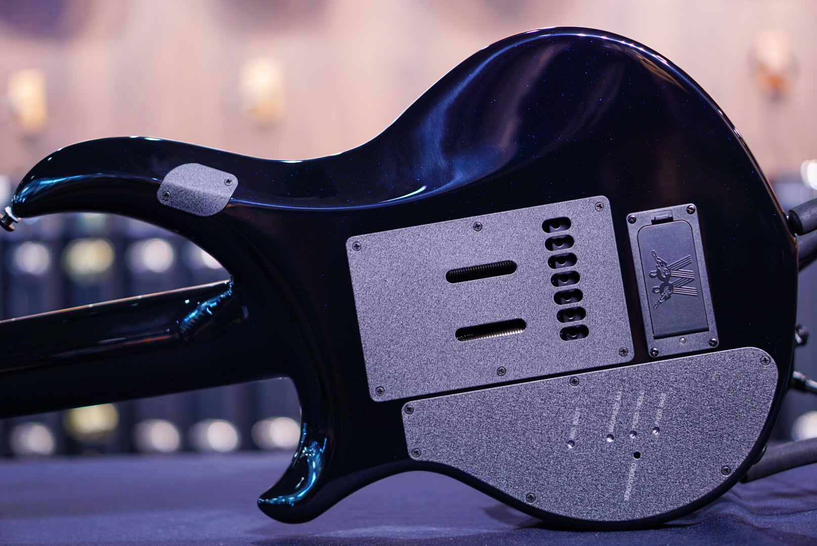 Ernieball Musicman Majesty 7 okelani blue M017077 - HIENDGUITAR Musicman GUITAR