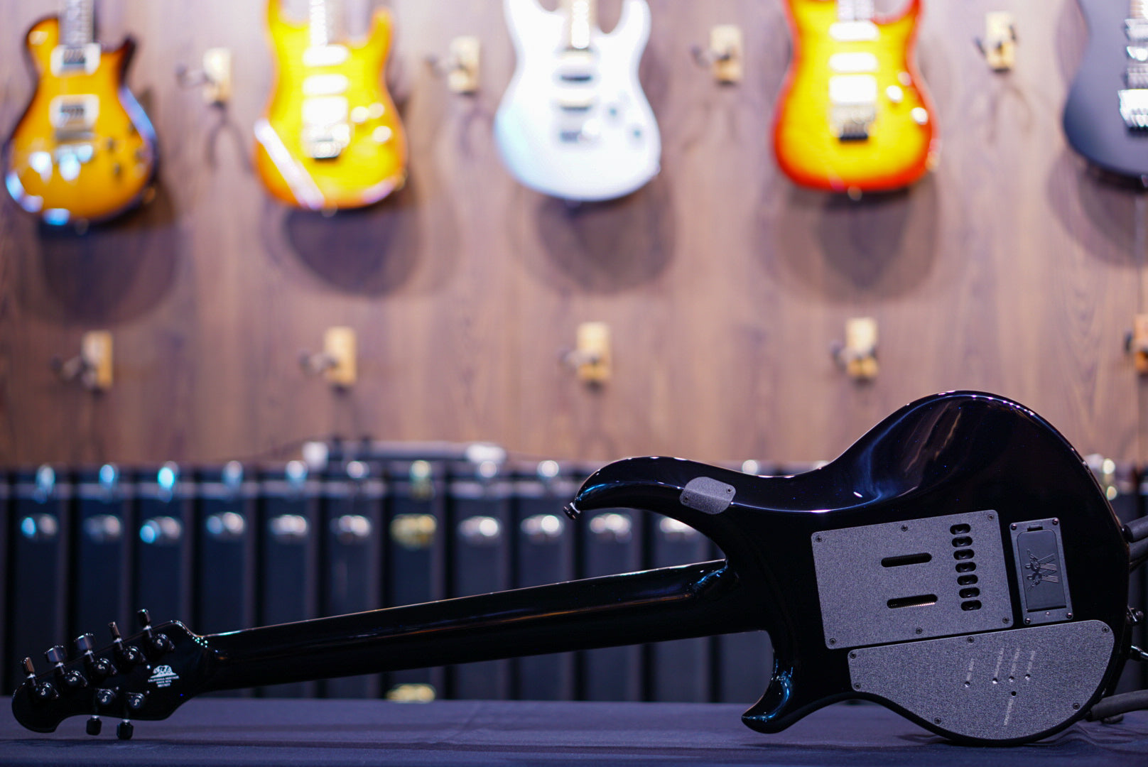 Ernieball Musicman Majesty 7 okelani blue M017077 - HIENDGUITAR Musicman GUITAR