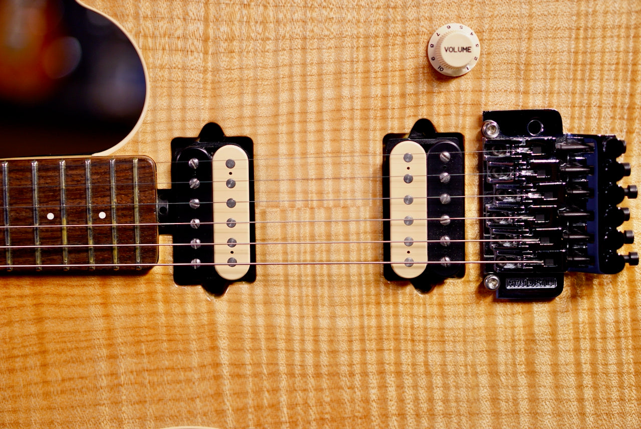 Ernie Ball Music Man Axis - Natural Gloss Flame - Maple G81262