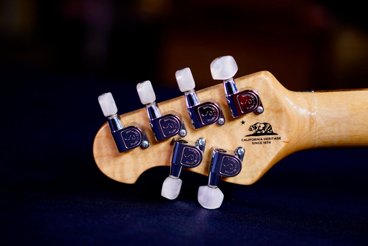 Ernie Ball Music Man Axis - Natural Gloss Flame - Maple G81262