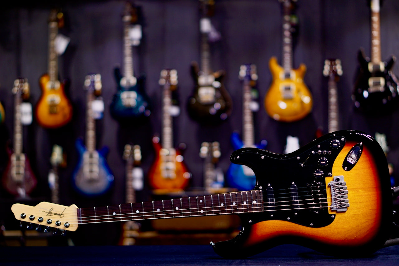 James Tyler Dann Huff Original Classic 3 tone sunburst wilkinson 25348