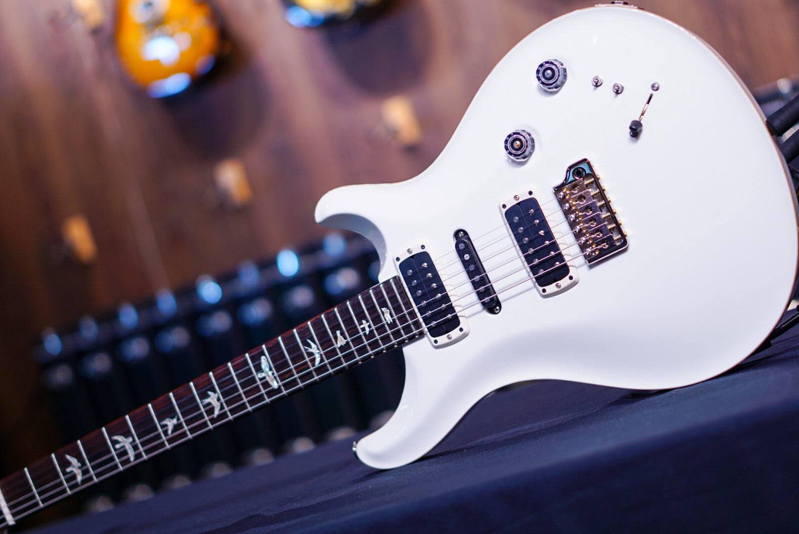 PRS Modern eagle V antique white 0361106 - HIENDGUITAR PRS GUITAR