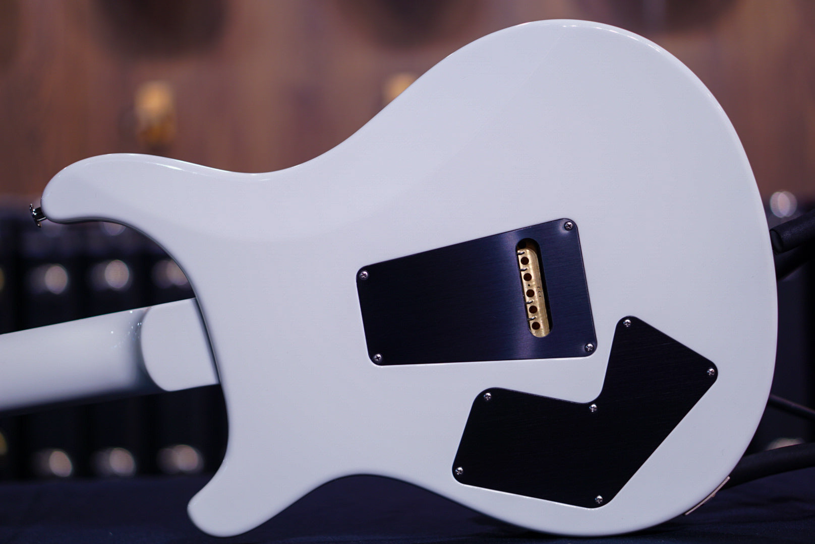 PRS Modern eagle V antique white 0361106 - HIENDGUITAR PRS GUITAR