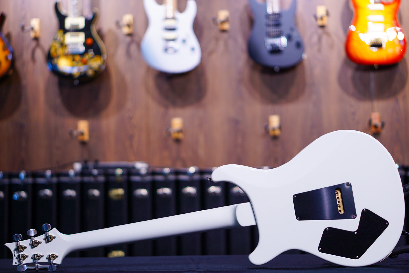 PRS Modern eagle V antique white 0361106 - HIENDGUITAR PRS GUITAR