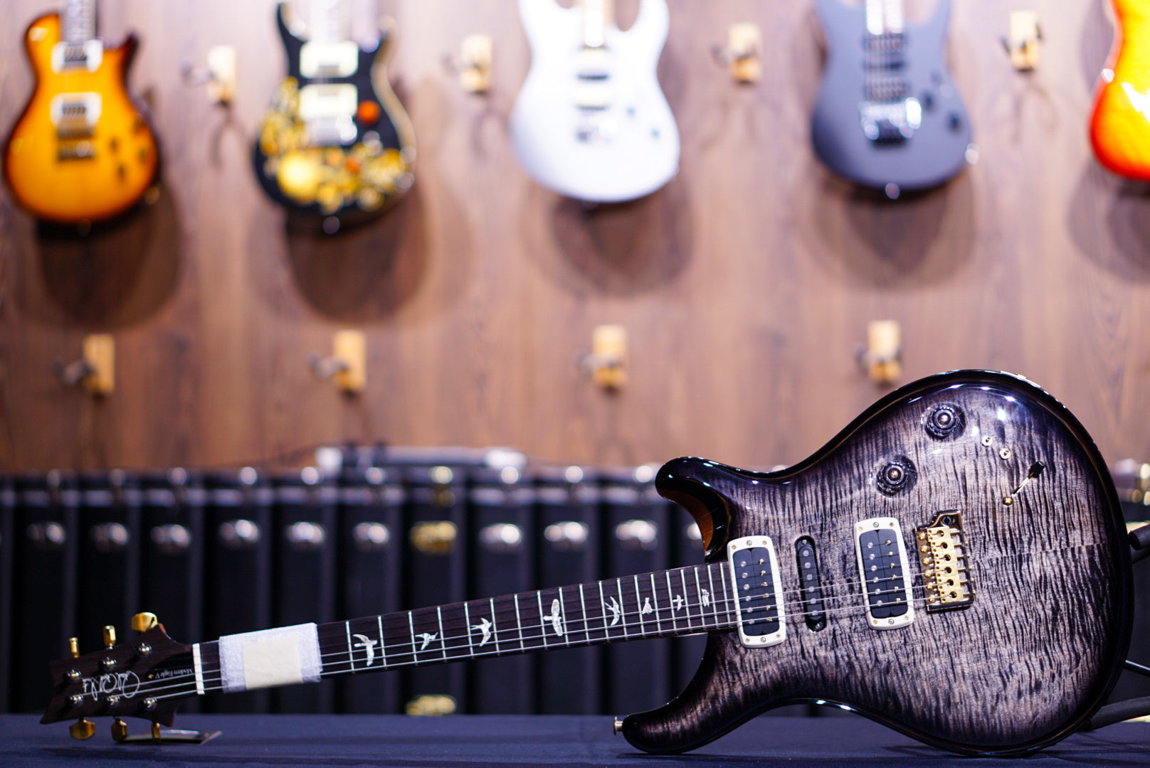 PRS Modern eagle V charcoal burst 10 TOP 0360330 - HIENDGUITAR PRS GUITAR