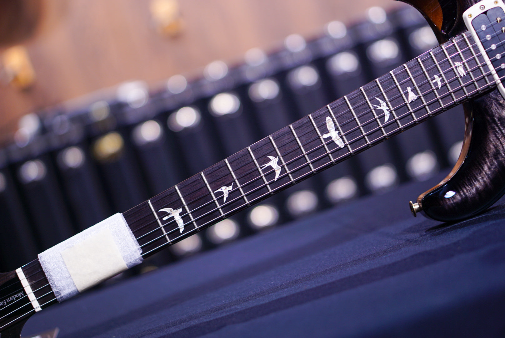 PRS Modern eagle V charcoal burst 10 TOP 0360330 - HIENDGUITAR PRS GUITAR