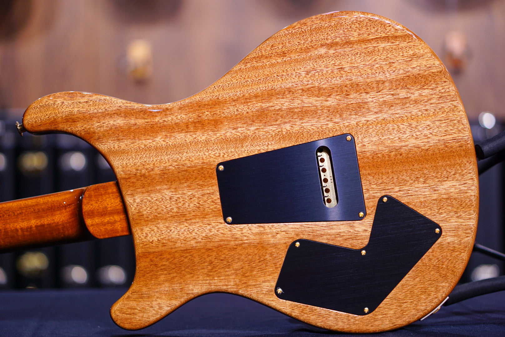 PRS Modern eagle V charcoal burst 10 TOP 0360330 - HIENDGUITAR PRS GUITAR