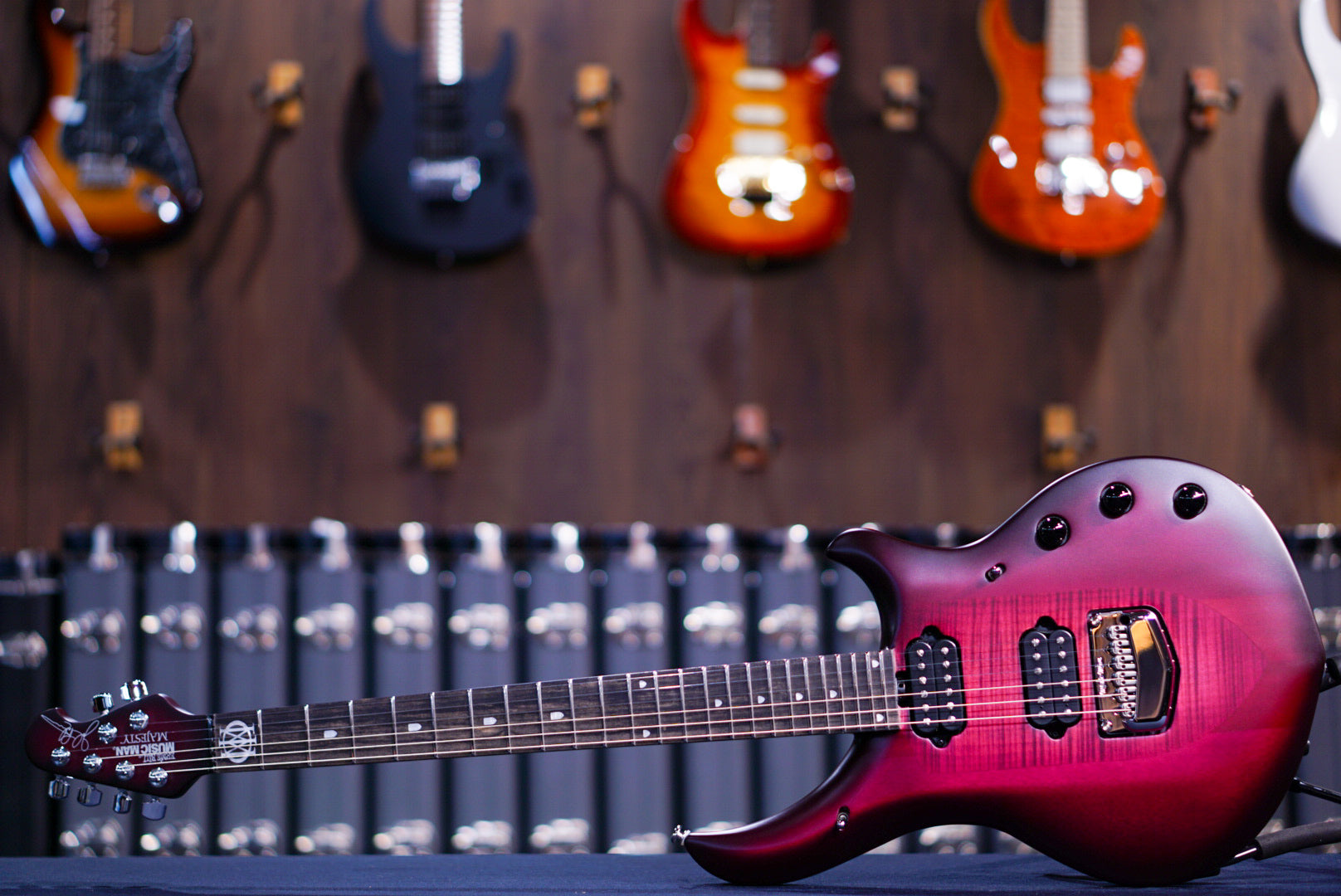 Ernie Ball Music Man MAJESTY 6 AMARANTH RED M018384