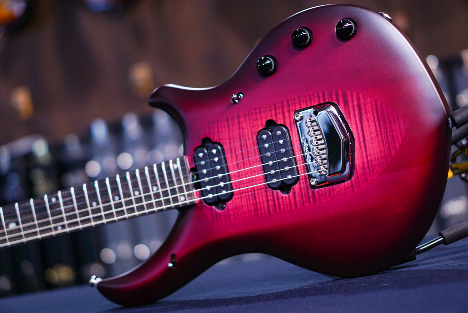 Ernie Ball Music Man MAJESTY 6 AMARANTH RED M018384