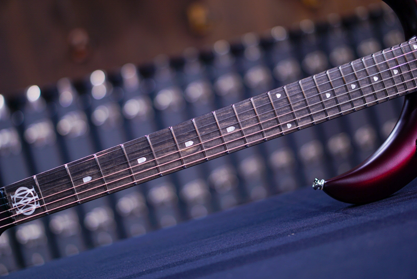 Ernie Ball Music Man MAJESTY 6 AMARANTH RED M018384