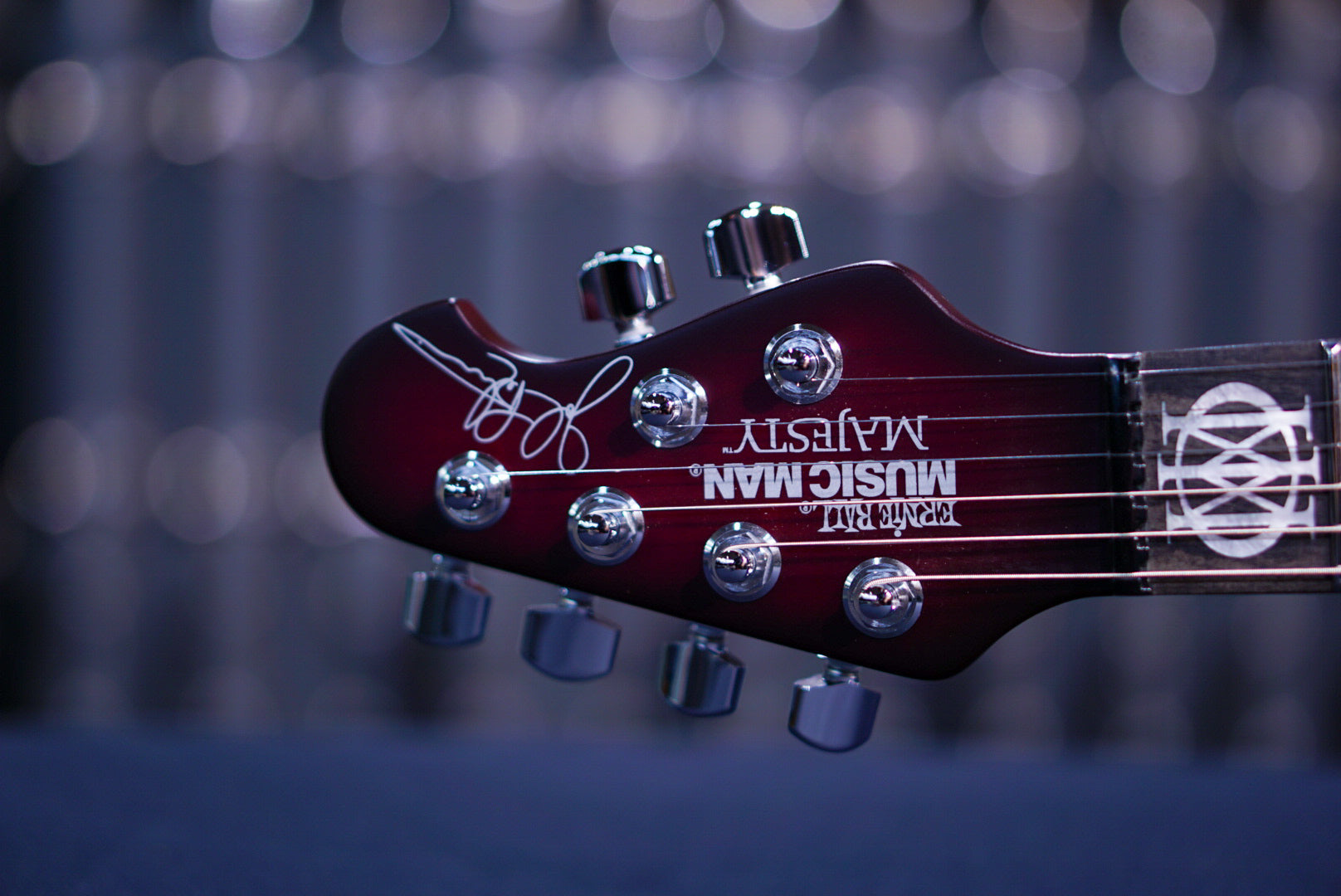 Ernie Ball Music Man MAJESTY 6 AMARANTH RED M018384