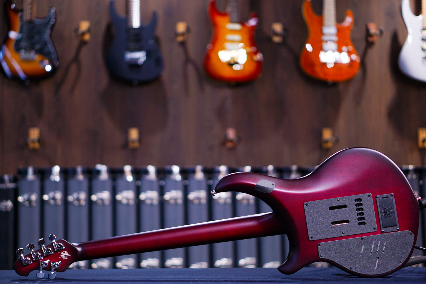 Ernie Ball Music Man MAJESTY 6 AMARANTH RED M018384