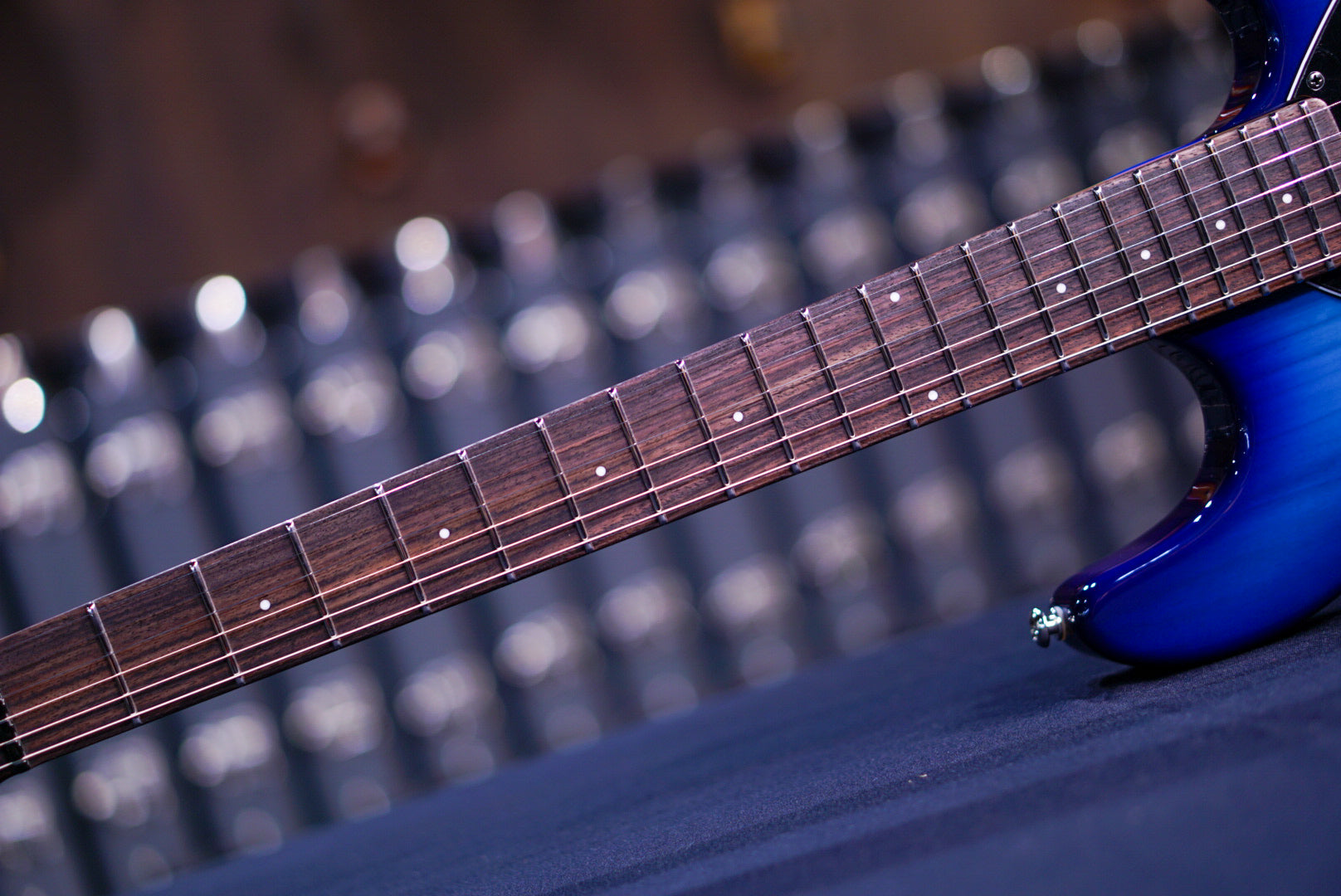 Ernie Ball Music Man Steve Morse Blue Burst H07045