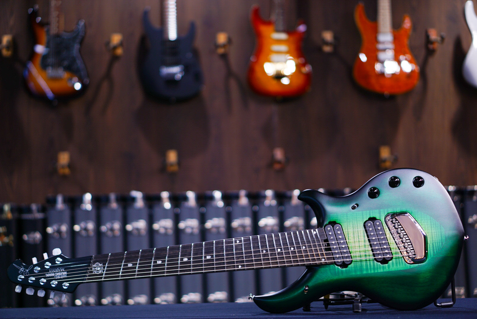 Ernie Ball Music Man MAJESTY 8 GRAVITY GREEN M018173