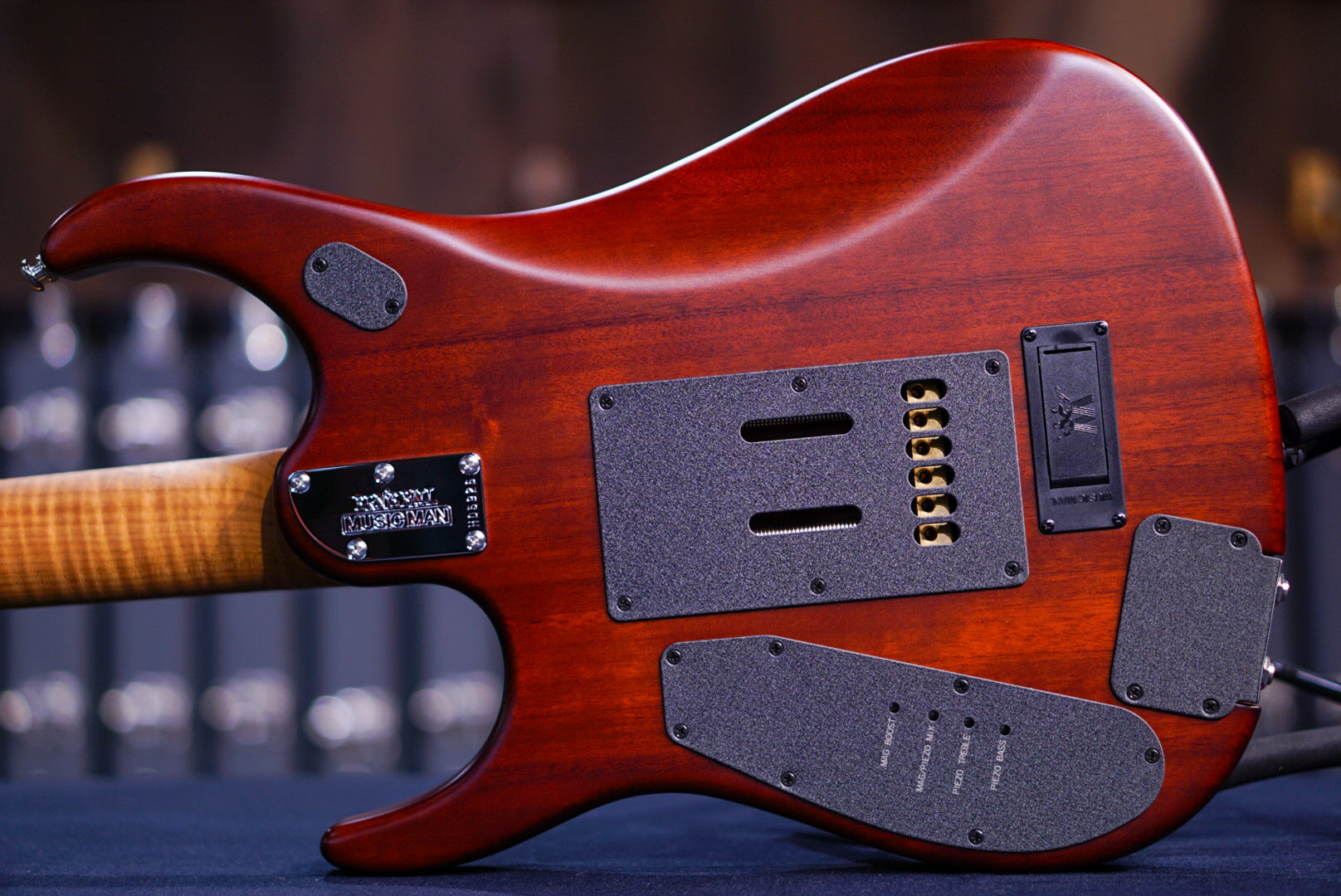 Ernie Ball Music Man JP 15 6 STRING SAHARA BURST QUILT TOP H05926