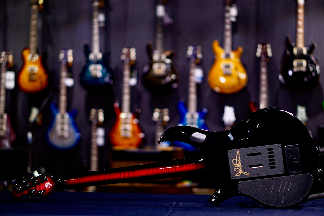 Ernie Ball Music Man Majesty Red Nebula 6-String M019892