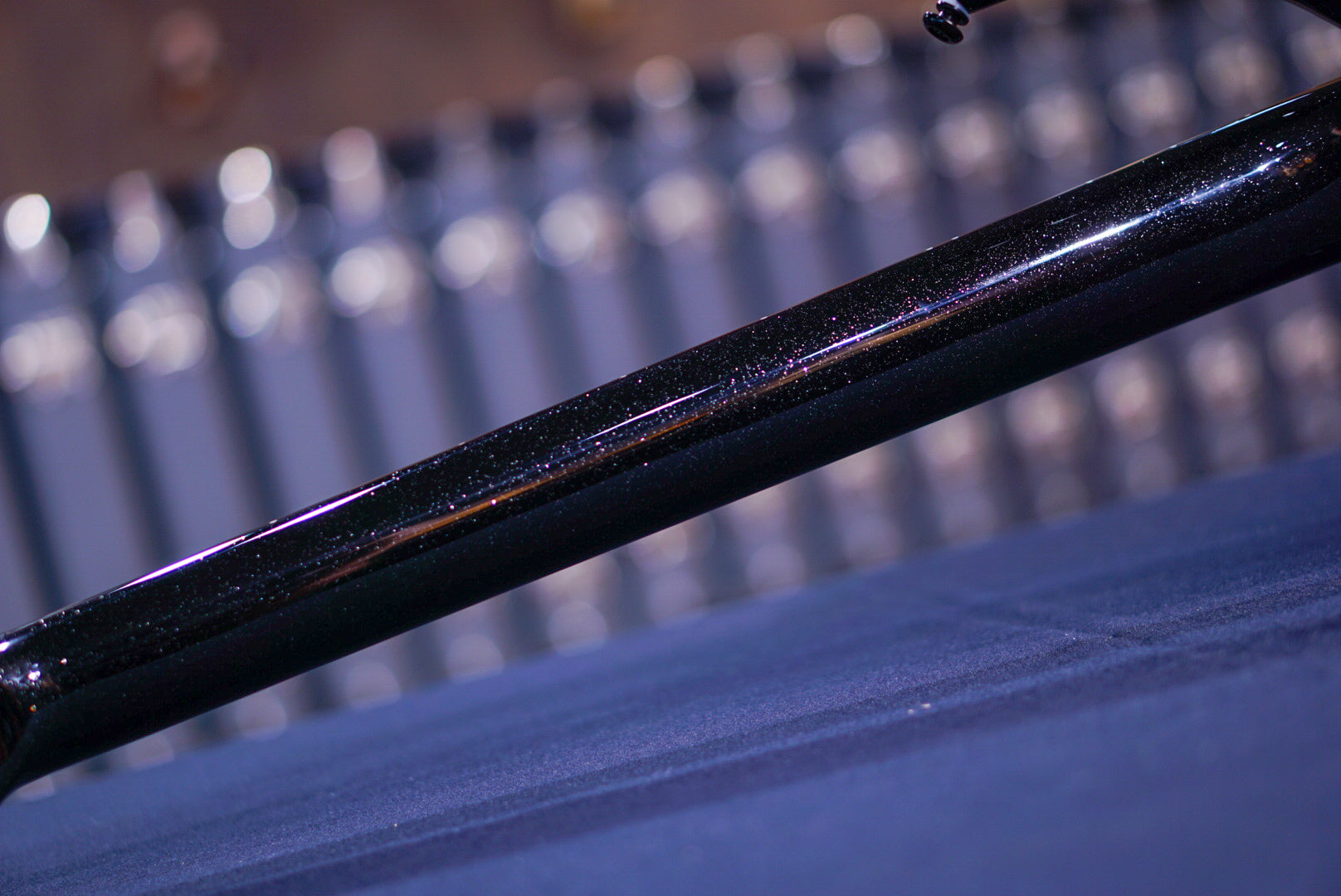 Ernie Ball Music Man MAJESTY 6 BLACK FROSTING M018406