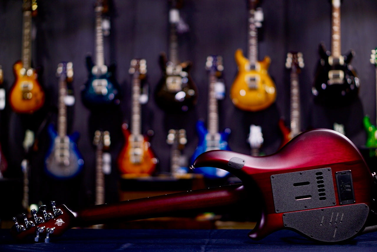 Ernie Ball Music Man Majesty 7 Amaranth Red M019911