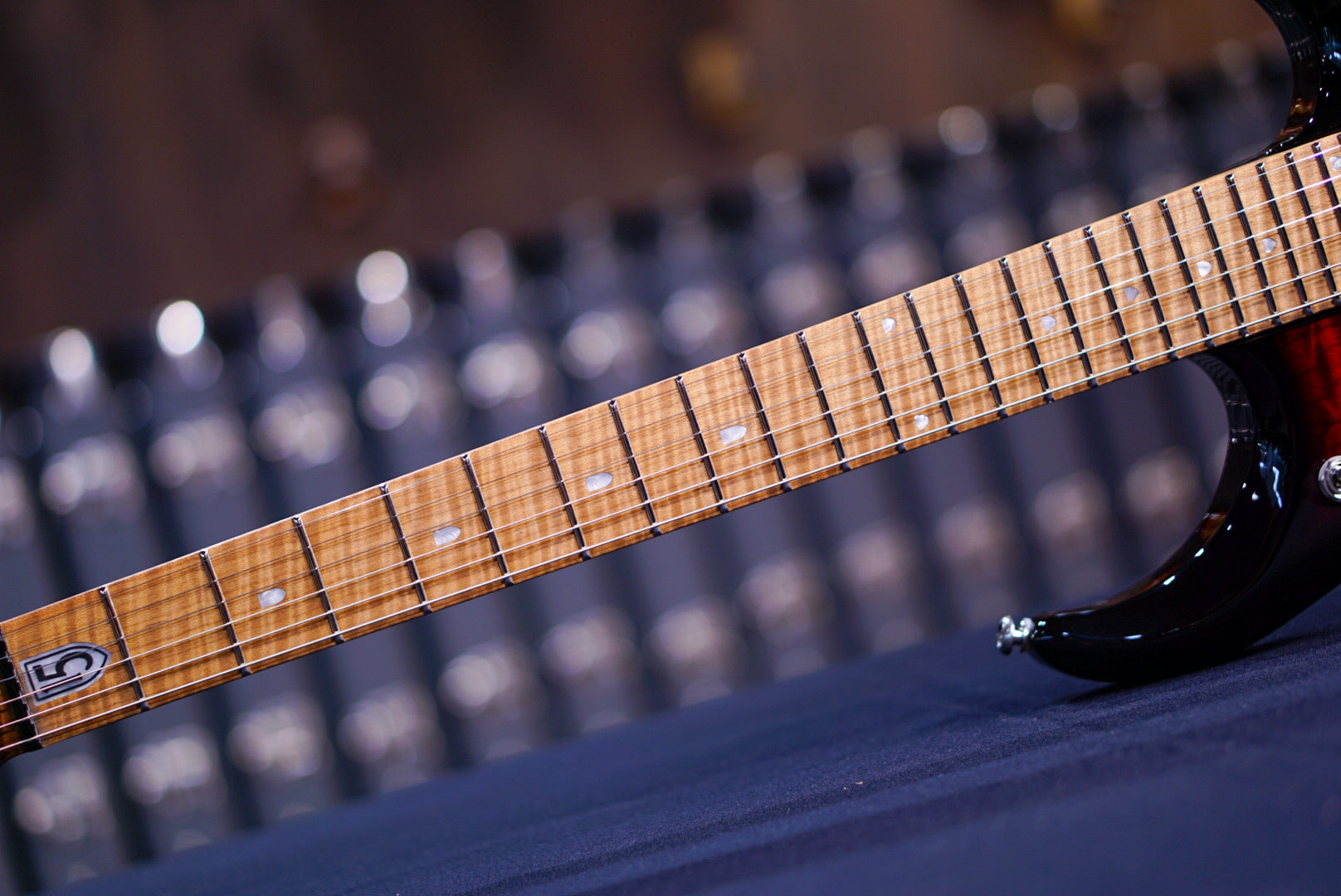 Ernie Ball Music Man JP 15 6 STRING TIGER EYE QUILT TOP H06513